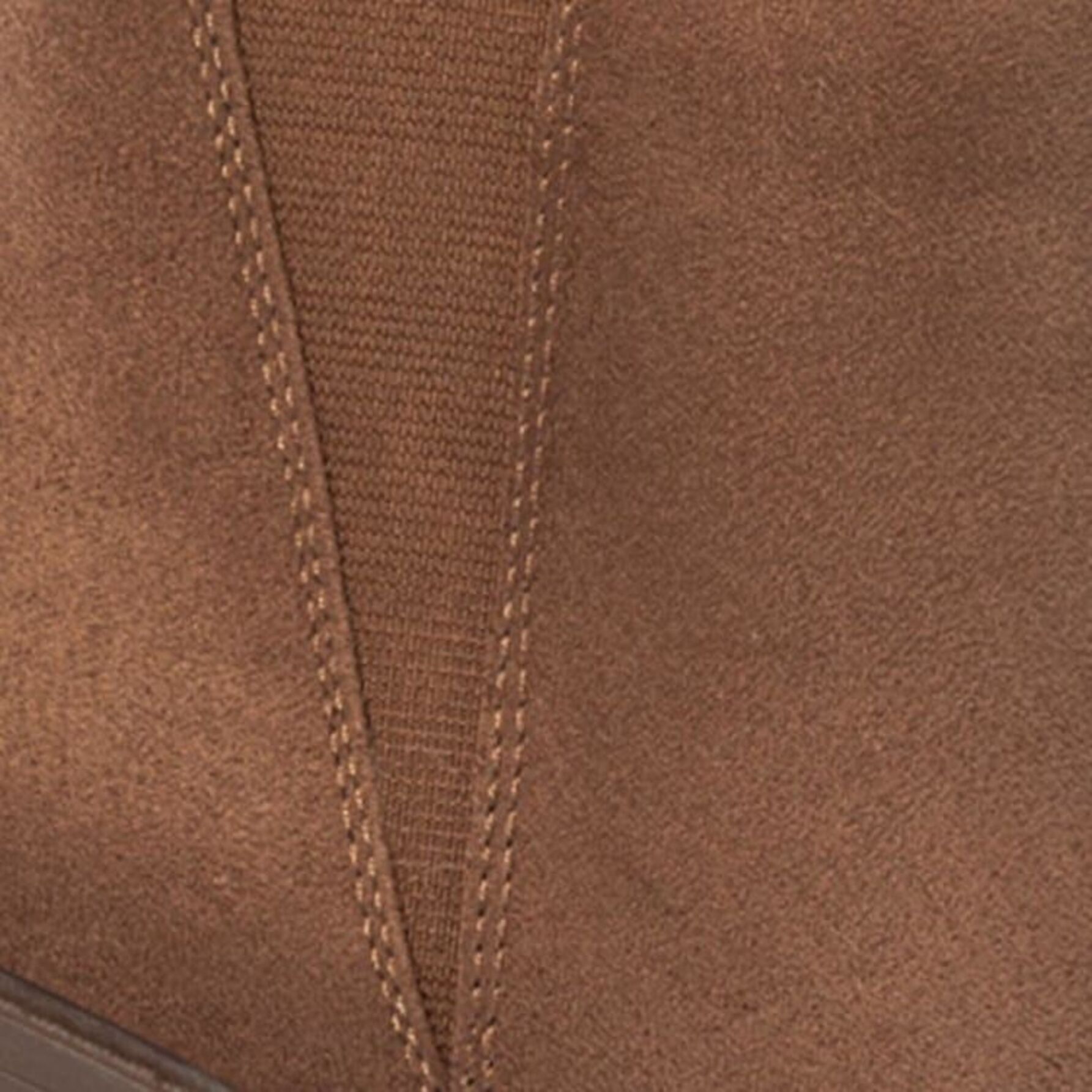 Bota para mujer, tipo botín, con tacón de cuña y cierre, acabado gamuza, marca Vi Line, color café 1141426