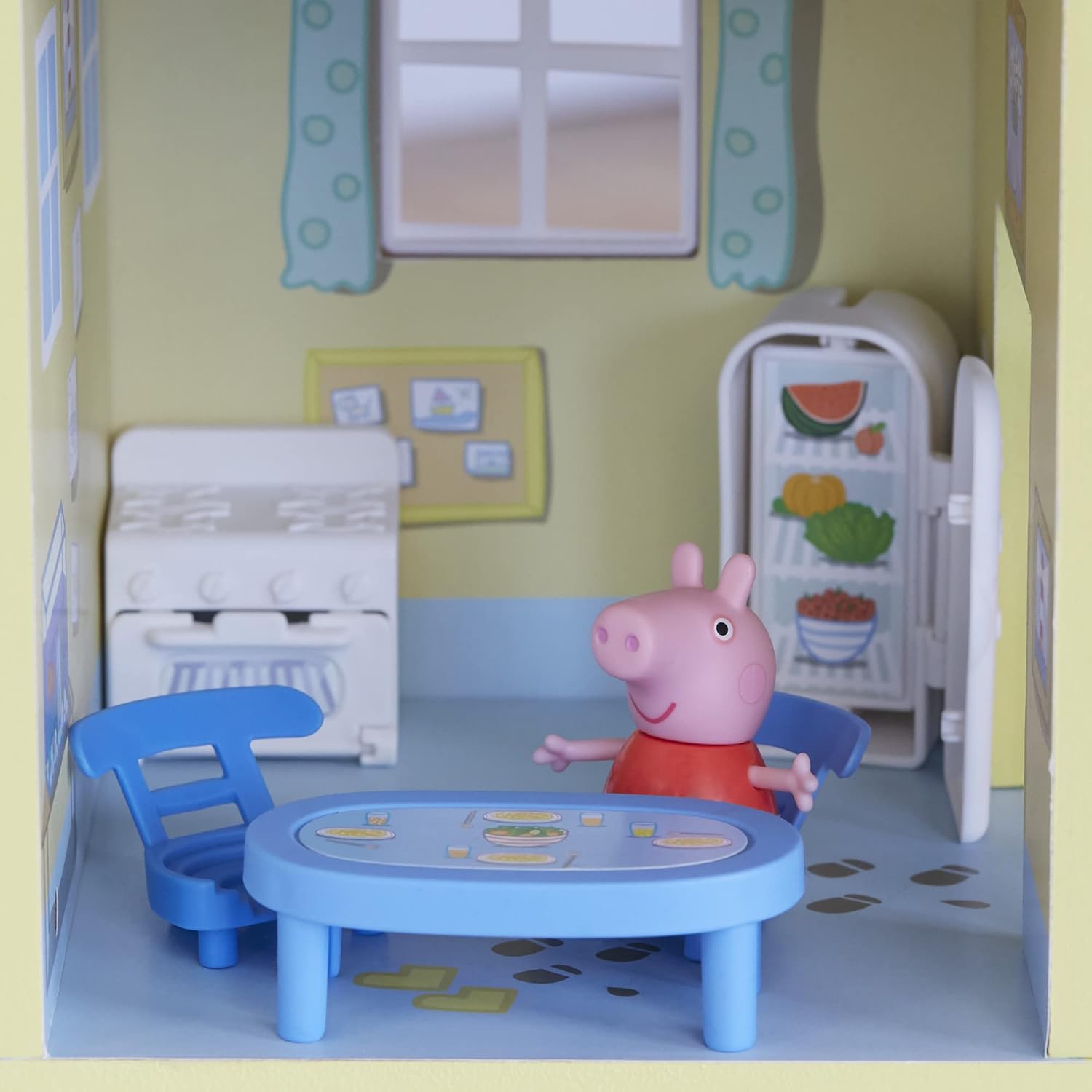 Peppa Pig - Súper casa de Madera - 8 Habitaciones - Incluye 2 Figuras y 29 Accesorios - Fabricada con Madera de Origen Responsable - A Partir de 3 años