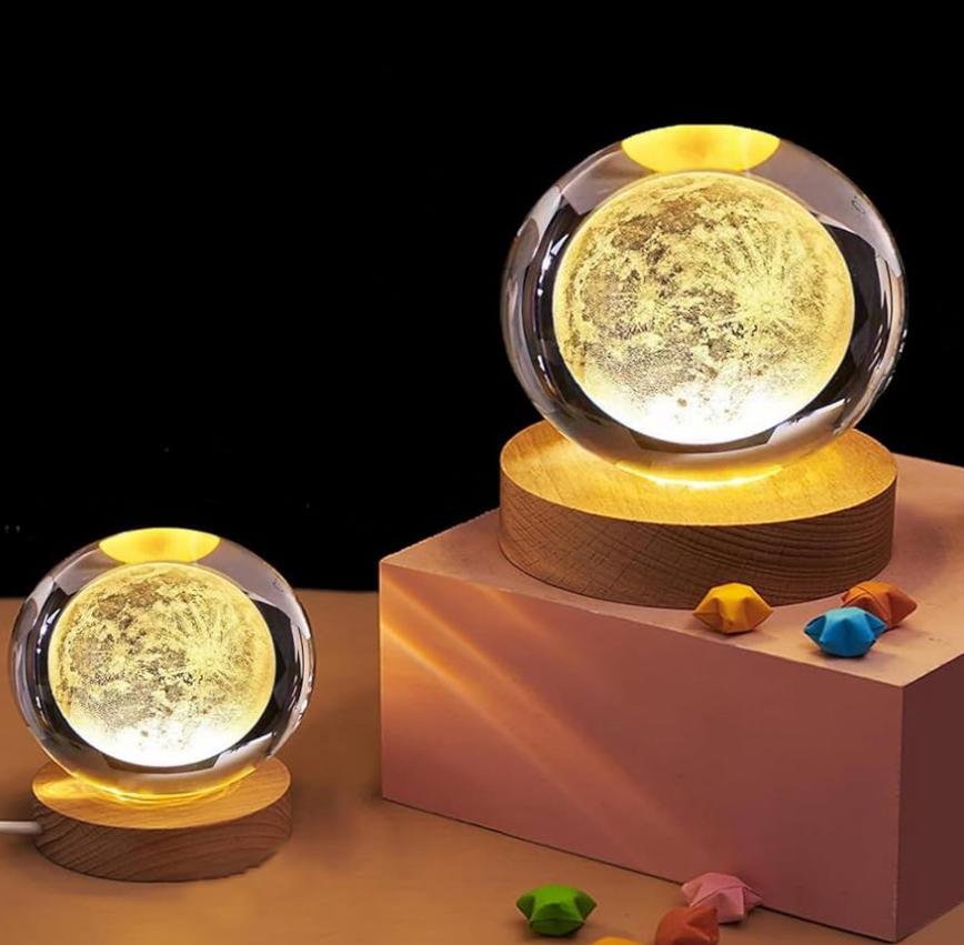 Esfera de Cristal Luminosa 3D Luna – Un Toque de Encanto en tu Decoración