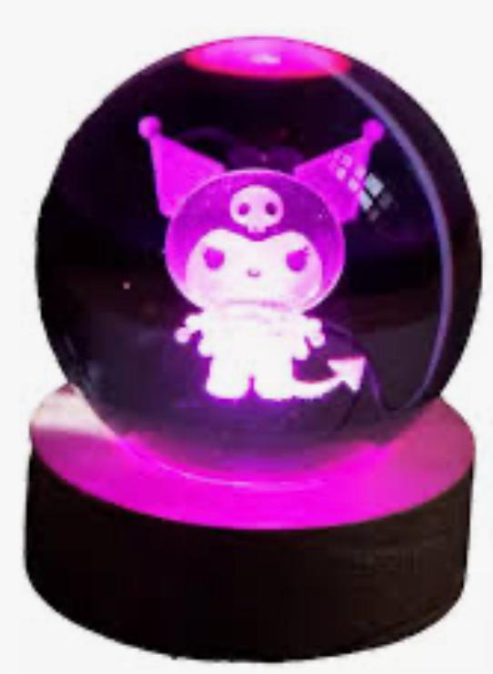 Estilo y Actitud, la Esencia de Kuromi en esfera de cristal 3D con Base Iluminada