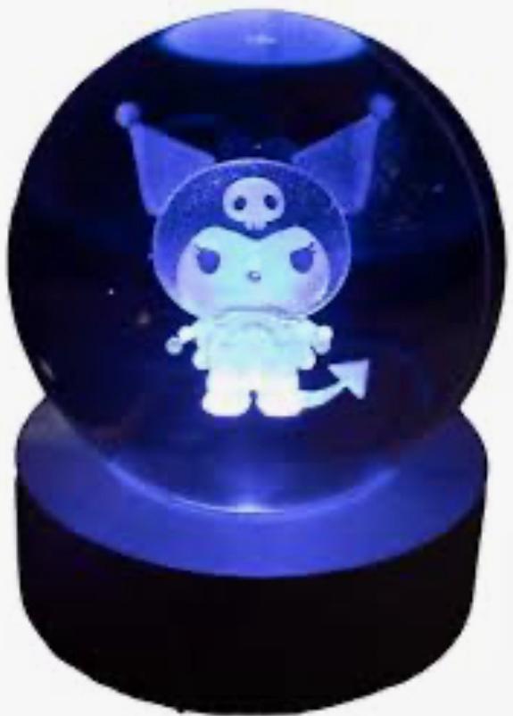 Estilo y Actitud, la Esencia de Kuromi en esfera de cristal 3D con Base Iluminada