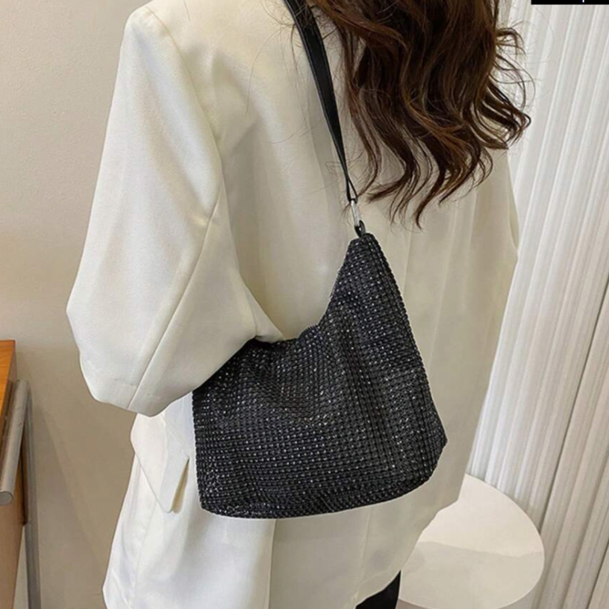 SHEIN Bolso de hombro con diamantes para mujer