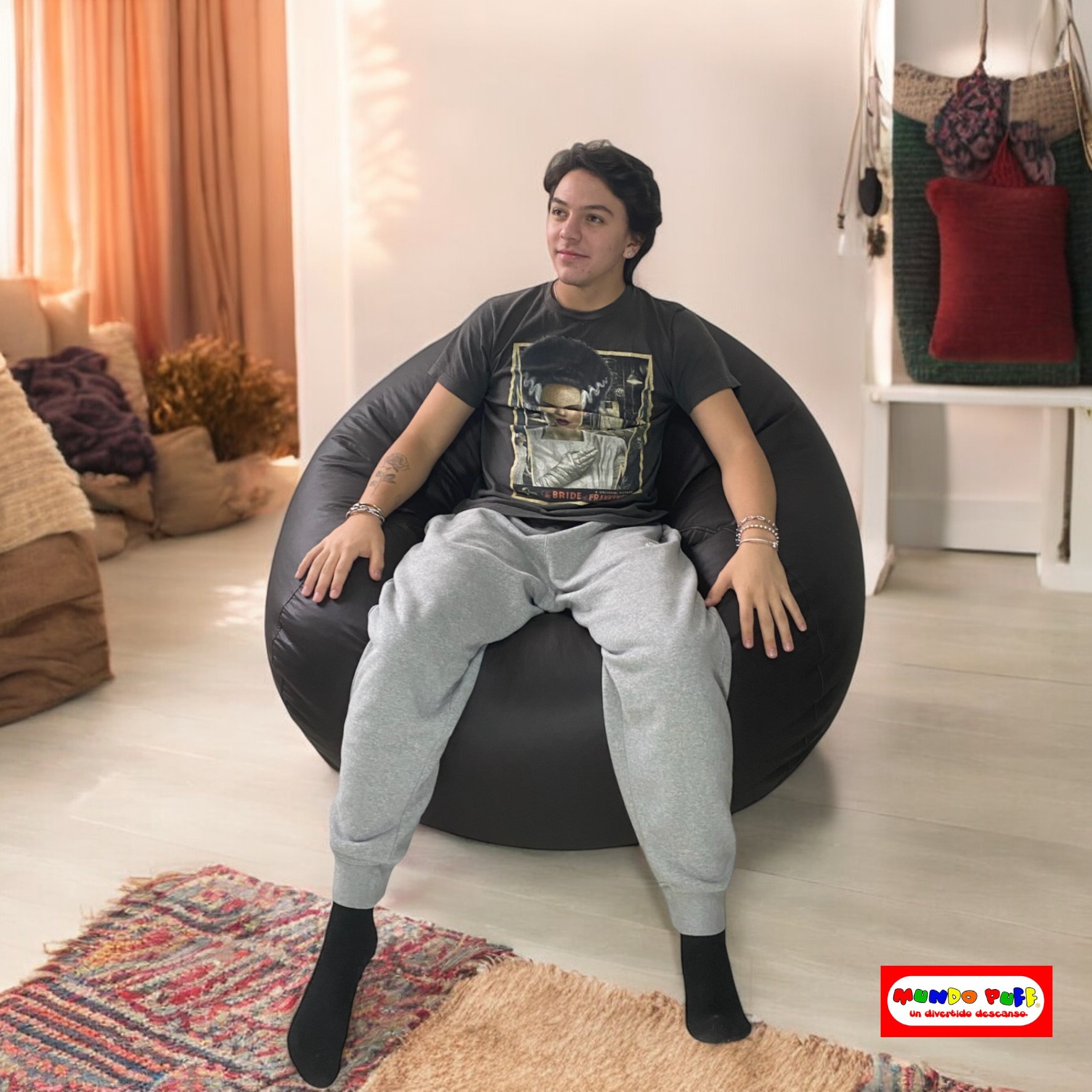 Sillón Puff Esfera Jumbo marca Mundo Puff .