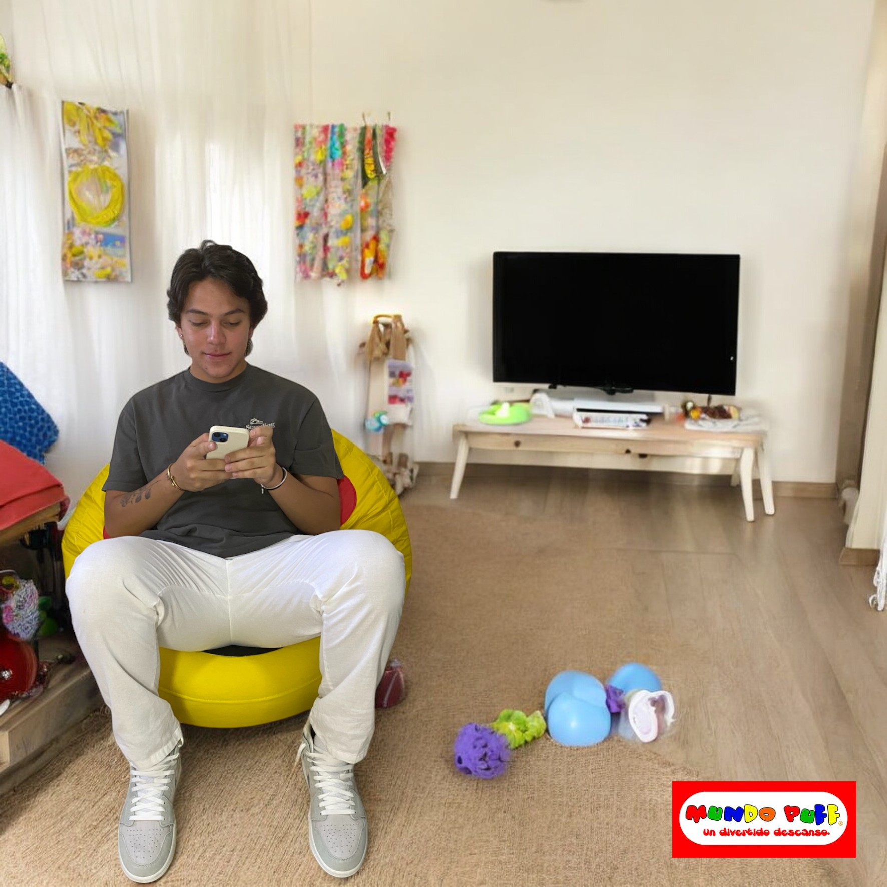 Sillón Puff Emoji Enamorado marca Mundo Puff.