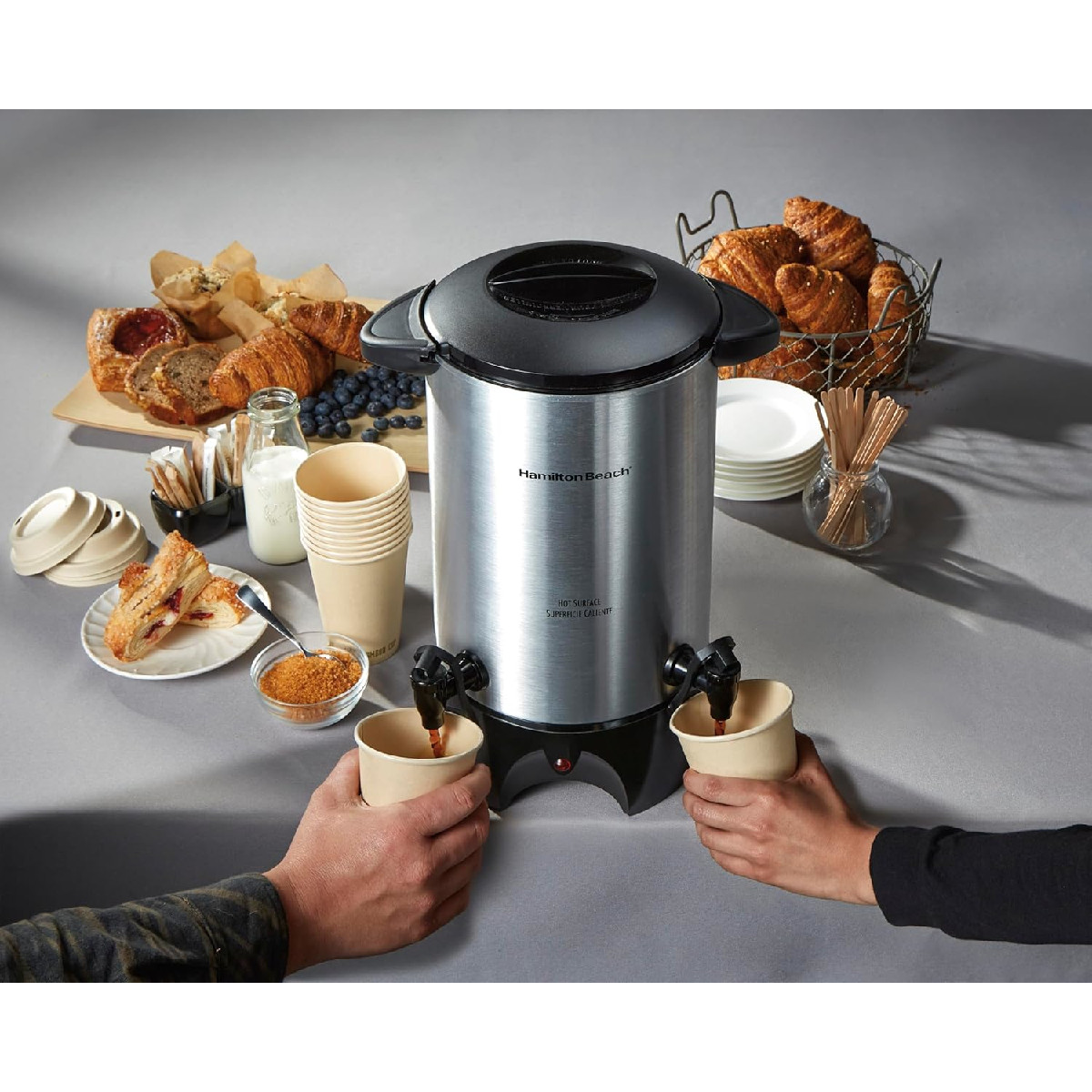 Cafetera Urna Hamilton Beach 45 Tazas Doble Llave Acero Inox