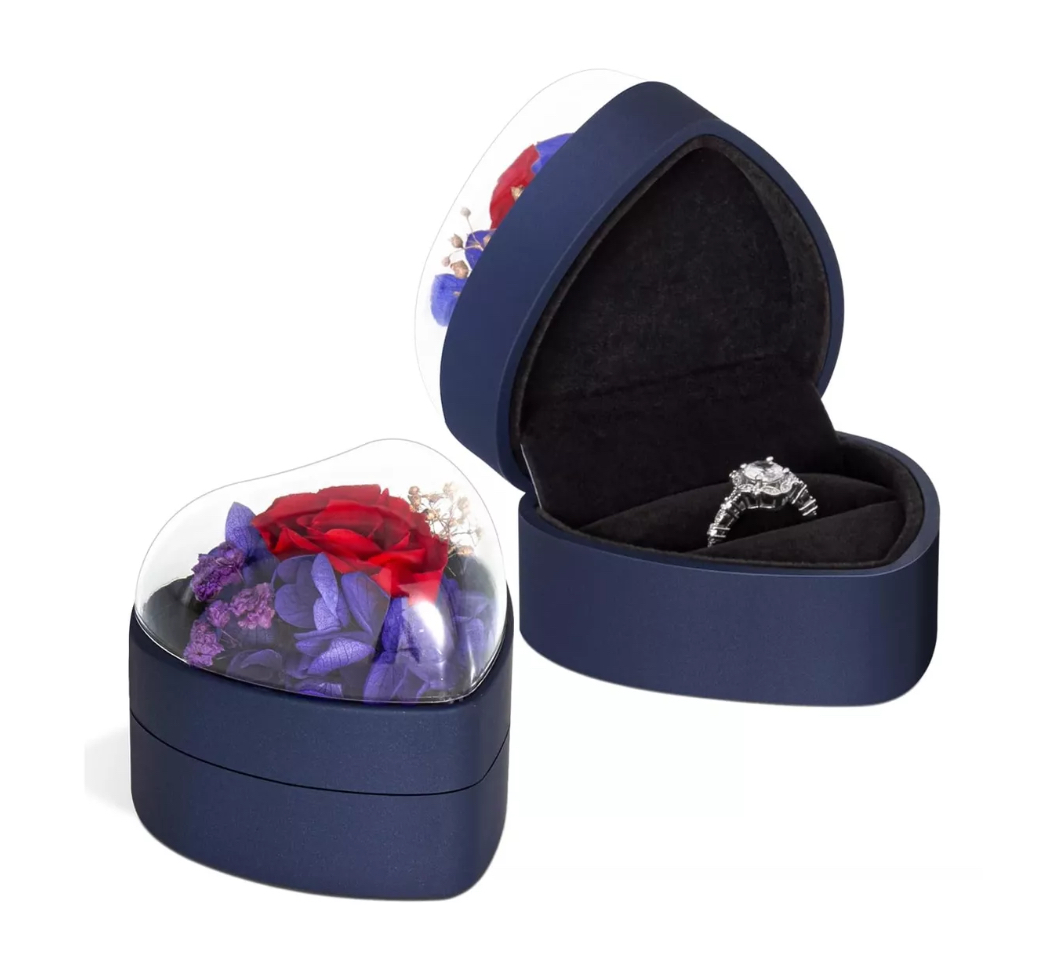 Caja Para Anillos De Compromiso En Forma De Corazón
