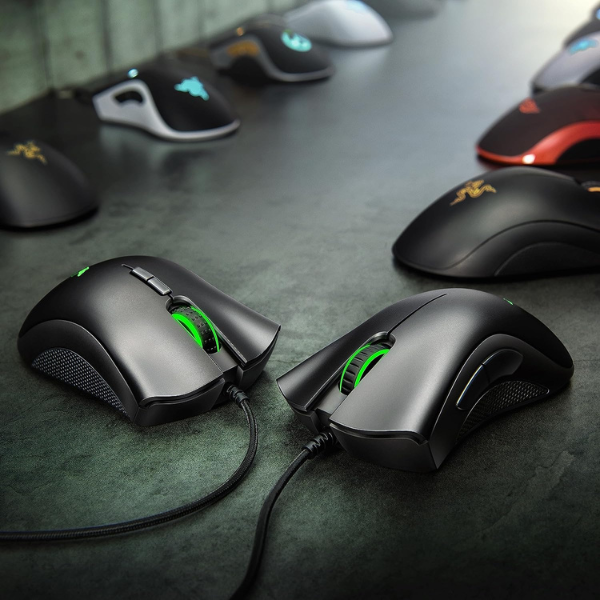 Razer DeathAdder Essential - Ratón para Gaming con Sensor óptico de 6400 dpi, 5 Botones programables, interruptores mecánicos, empuñaduras Laterales de Goma, Color Negro