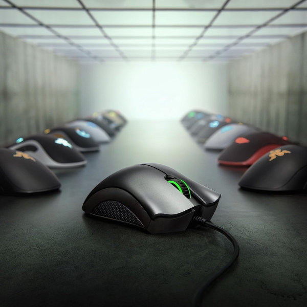Razer DeathAdder Essential - Ratón para Gaming con Sensor óptico de 6400 dpi, 5 Botones programables, interruptores mecánicos, empuñaduras Laterales de Goma, Color Negro