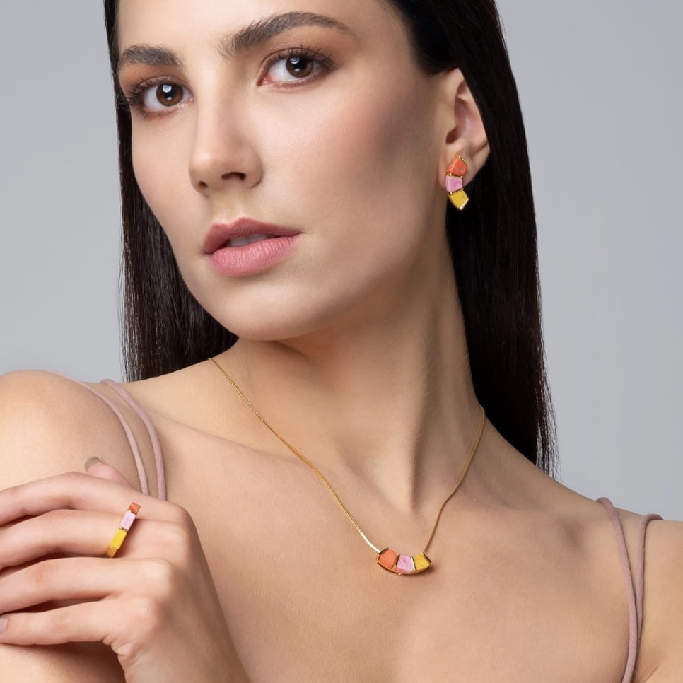 Collar Gama -Piedra Natural -Baño de oro 18K -Collar dorado