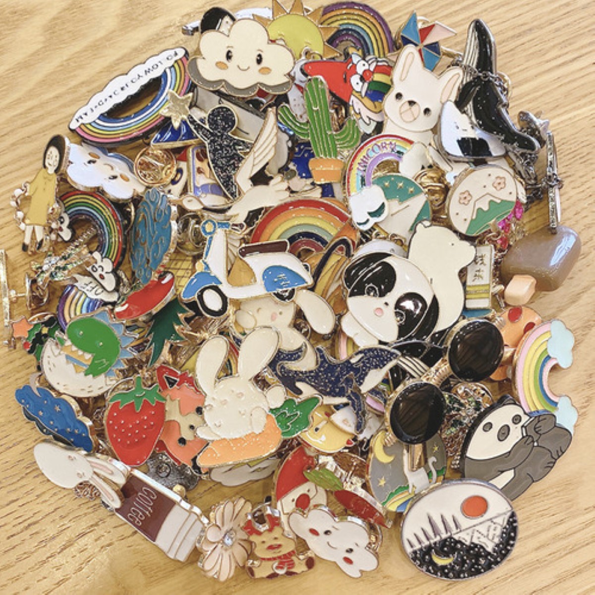 Paquete 20 Pines Pack Broches Metalicos Pines Kawaii Al Azar colores