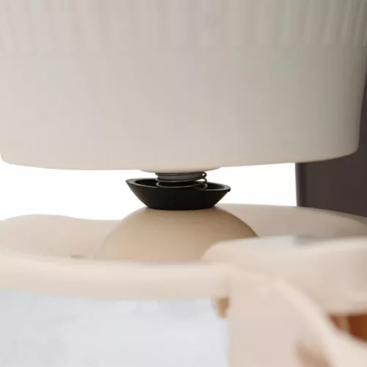  Cafetera Taurus Velvet ECO Con Filtro Lavable, Antigoteo, Para 12 Tazas, Beige