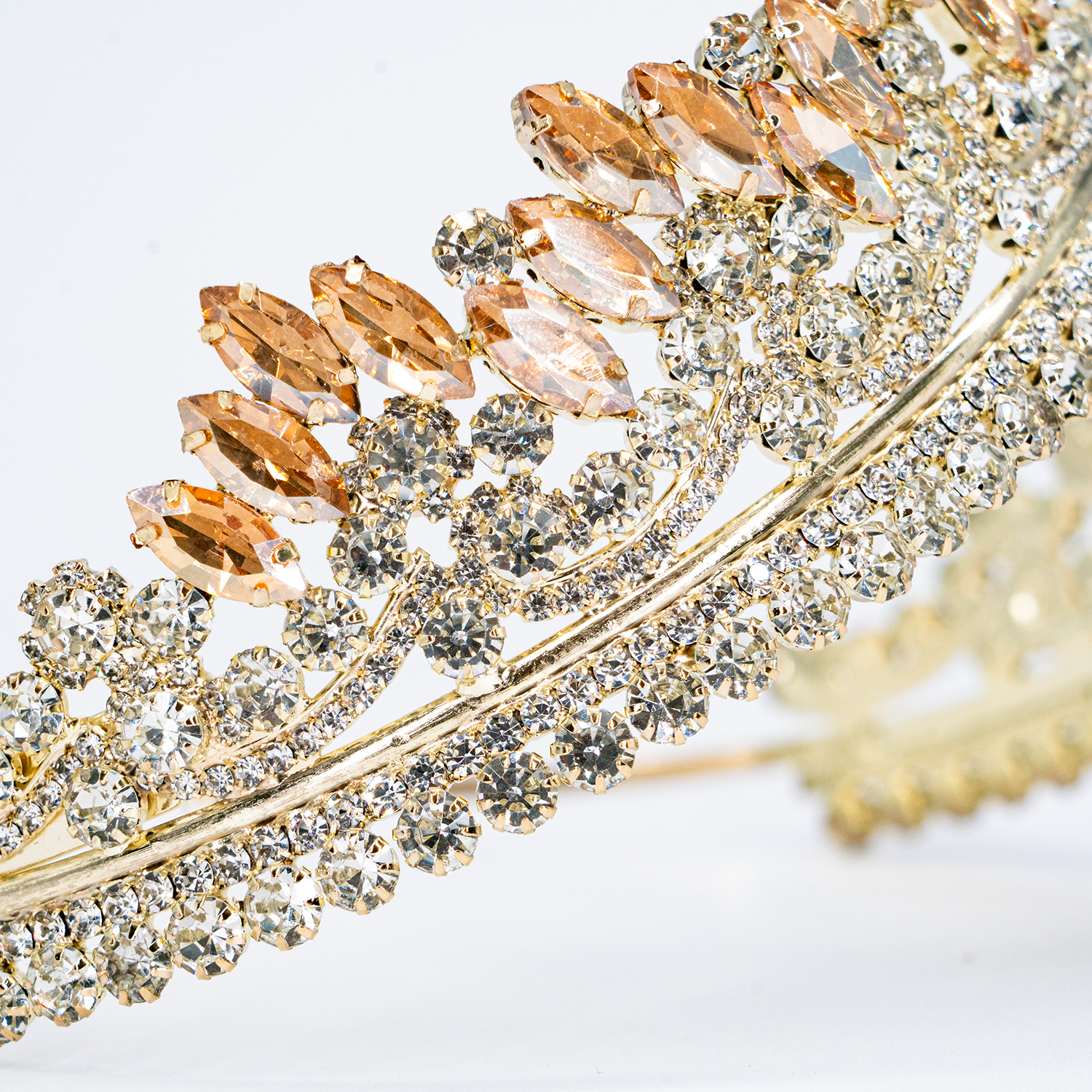 Tiara (corona) de novia o quince años dorada