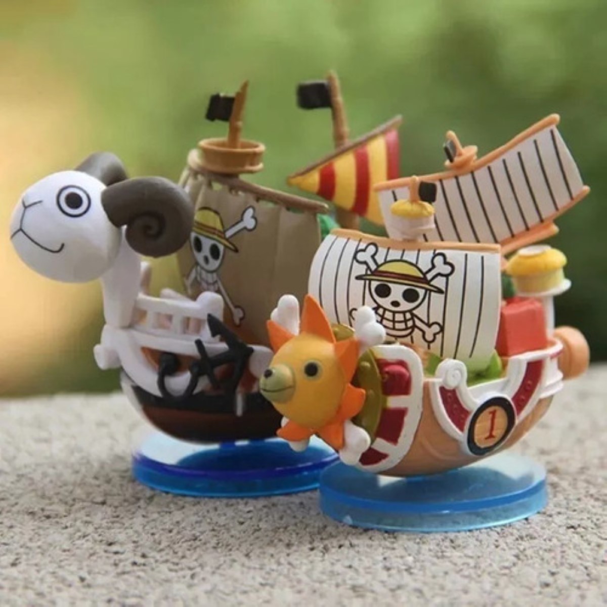 Figura 2 Mini Barco Thousand Sunny Y Going Merry One Piece multicolor