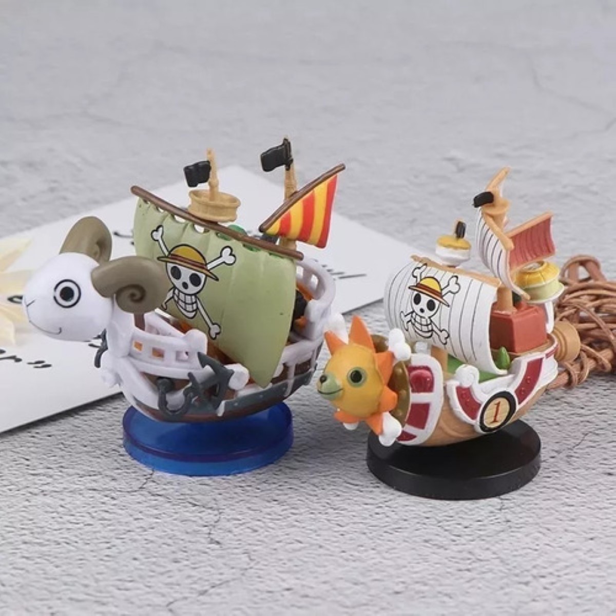 Figura 2 Mini Barco Thousand Sunny Y Going Merry One Piece multicolor