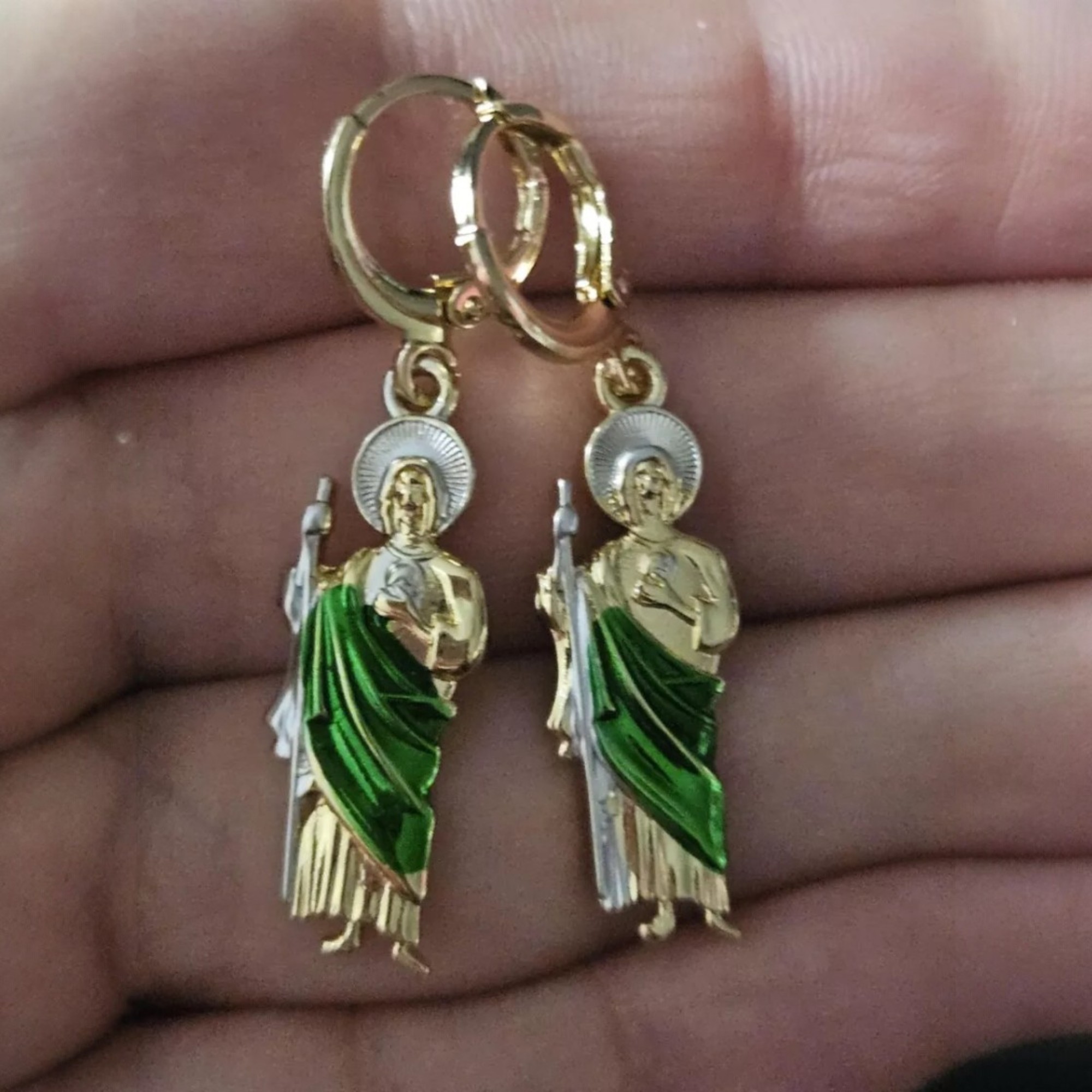 San Judas Tadeo aretes, oro laminado 18 kilates