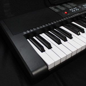 Teclado Musical Kiaser De 61 Teclas Luminosas Mtc-5495.