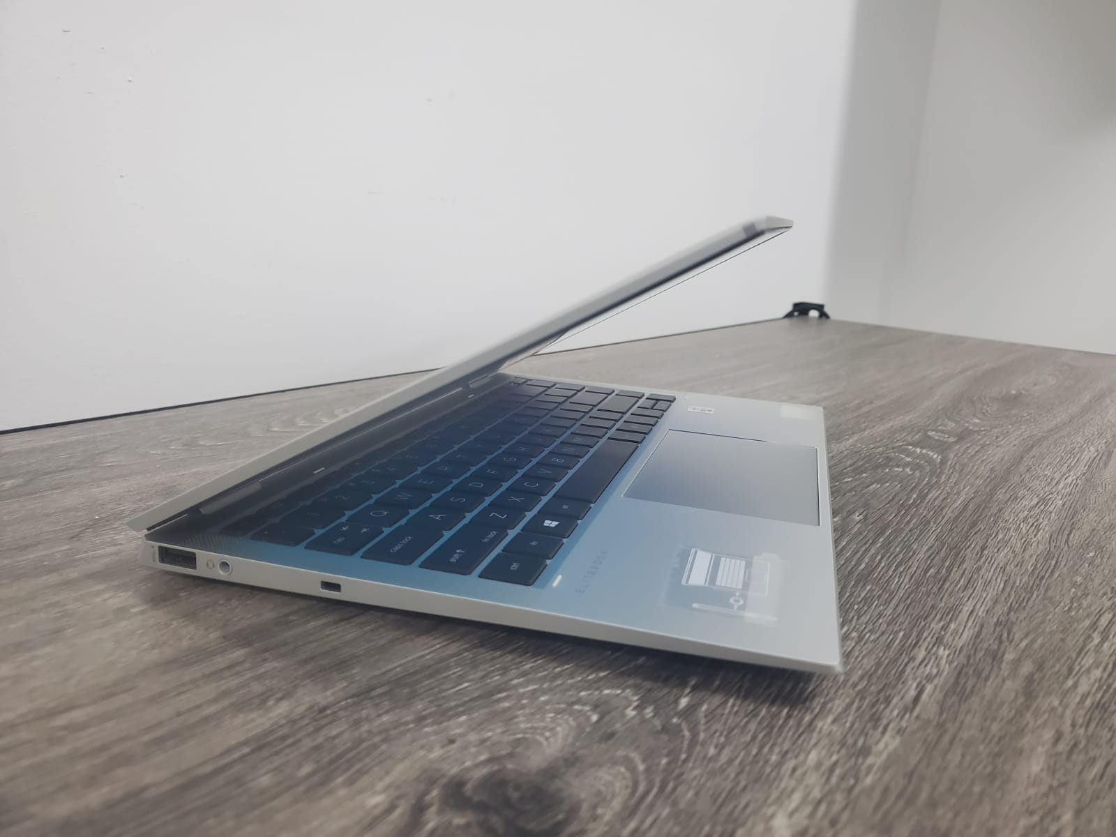 Laptop Hp Elitebook X360 1040 G7 I7 10ma 16gb 480ssd Táctil Cargador