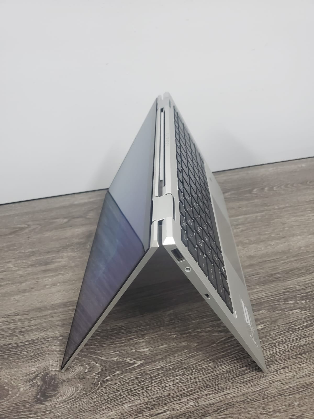 Laptop Hp Elitebook X360 1040 G7 I7 10ma 16gb 480ssd Táctil Cargador