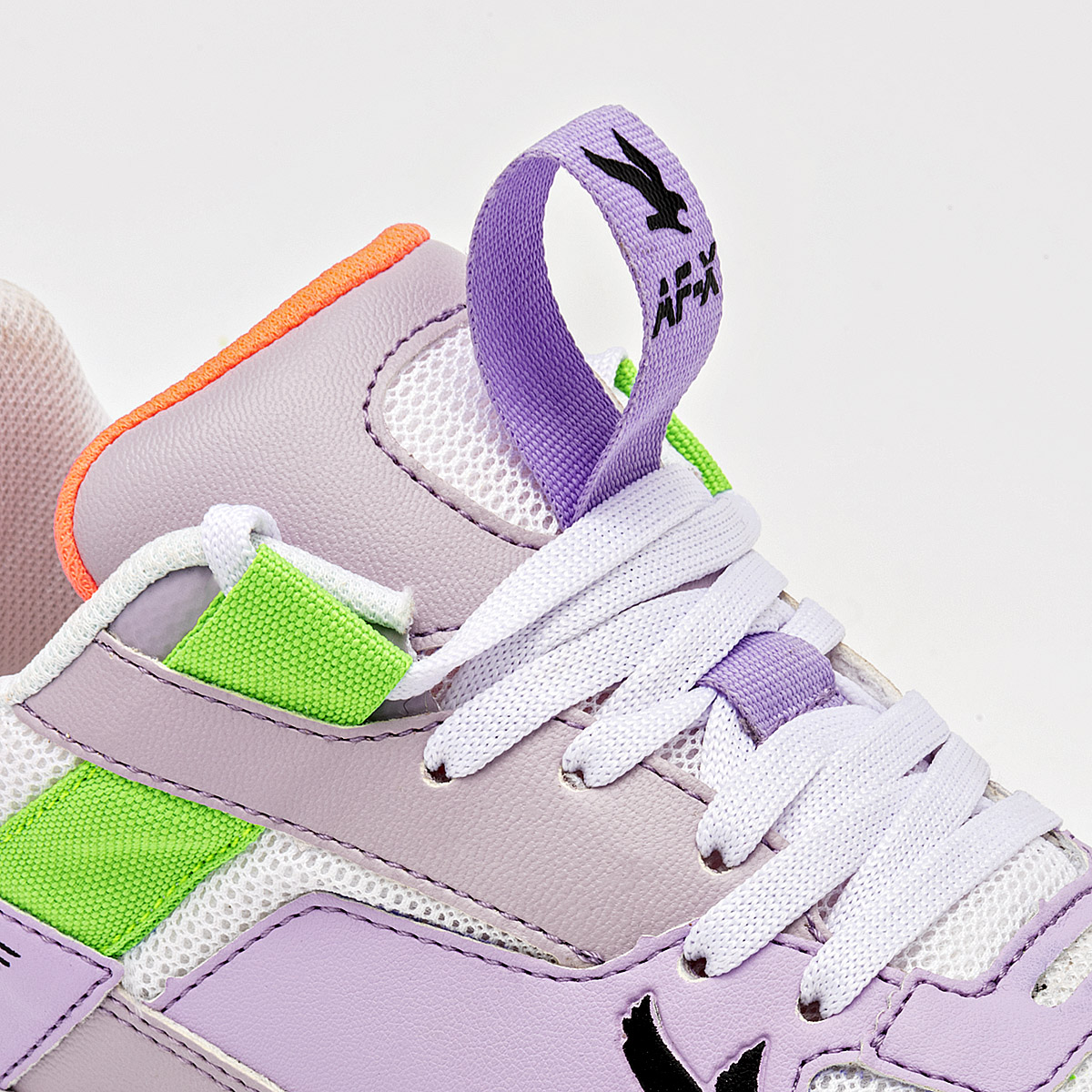 TENIS URBANO PLATAFORMA 4 CM DE AMERICAN FIRE PARA  MUJER COLOR BLANCO LILA A73