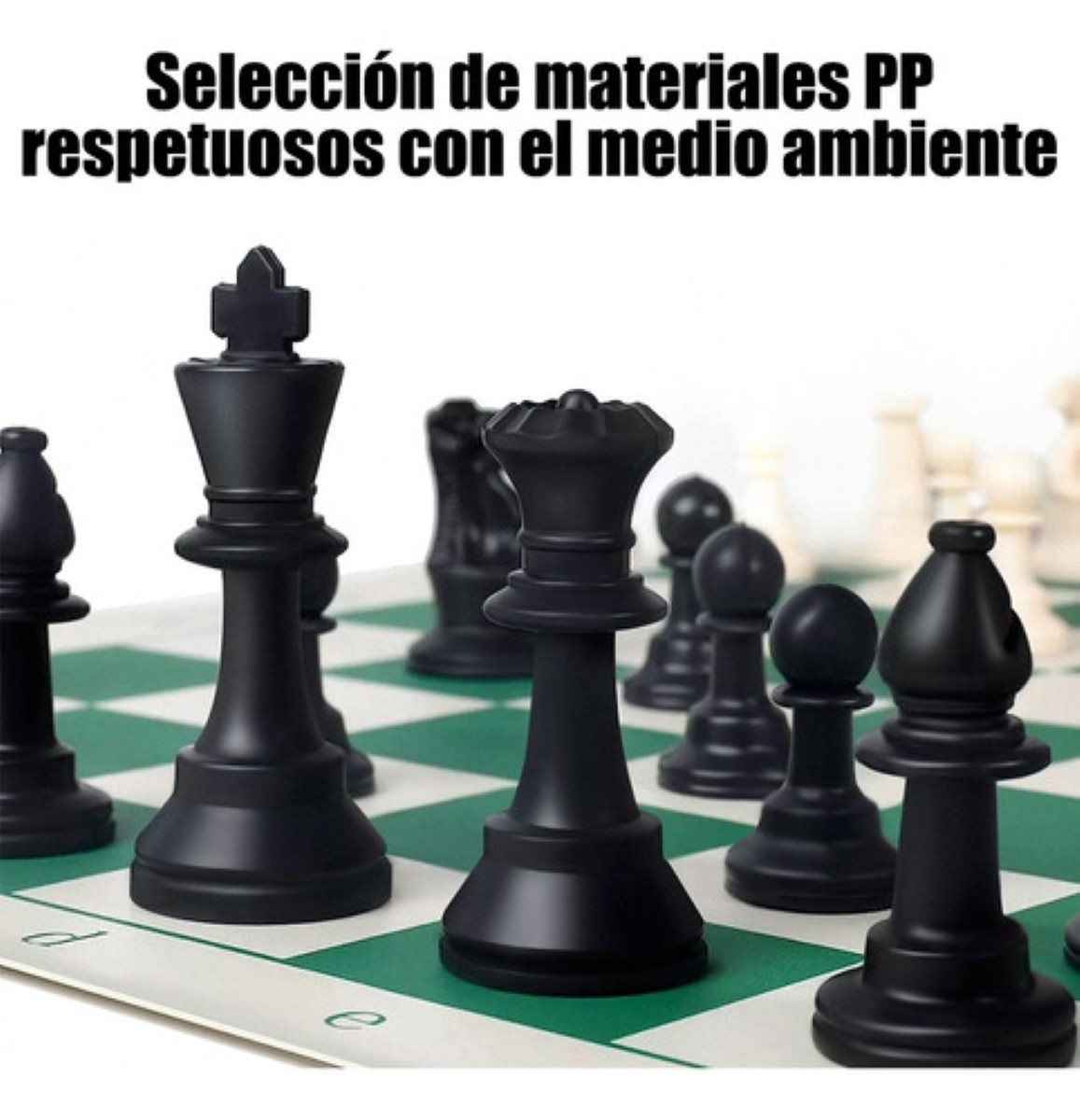 Ajedrez Profesional: Piezas Blancas Y Negras En Cubos blanco azul