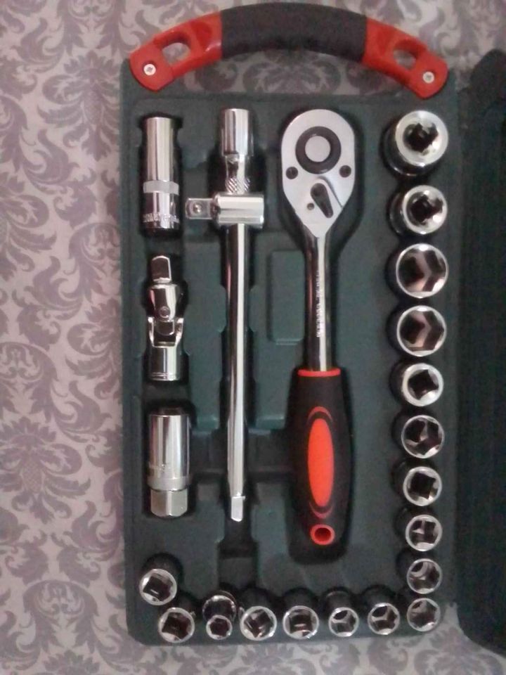 AUTOCLEAR 1/2" JUEGO 24 PIEZAS, MARCA PIT BULL TOOLS.