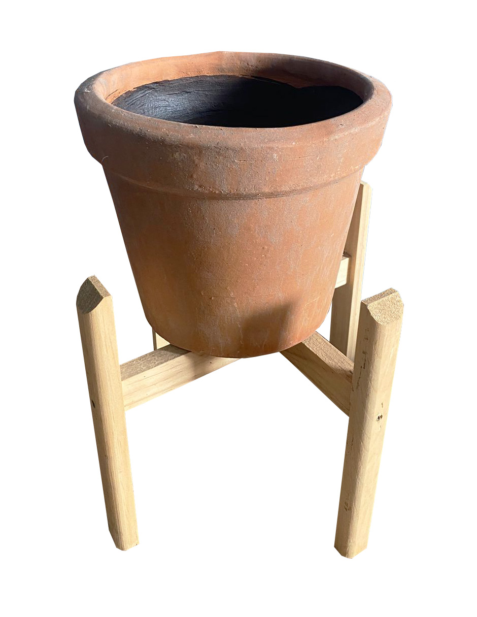 Maceta de barro en forma de vaso