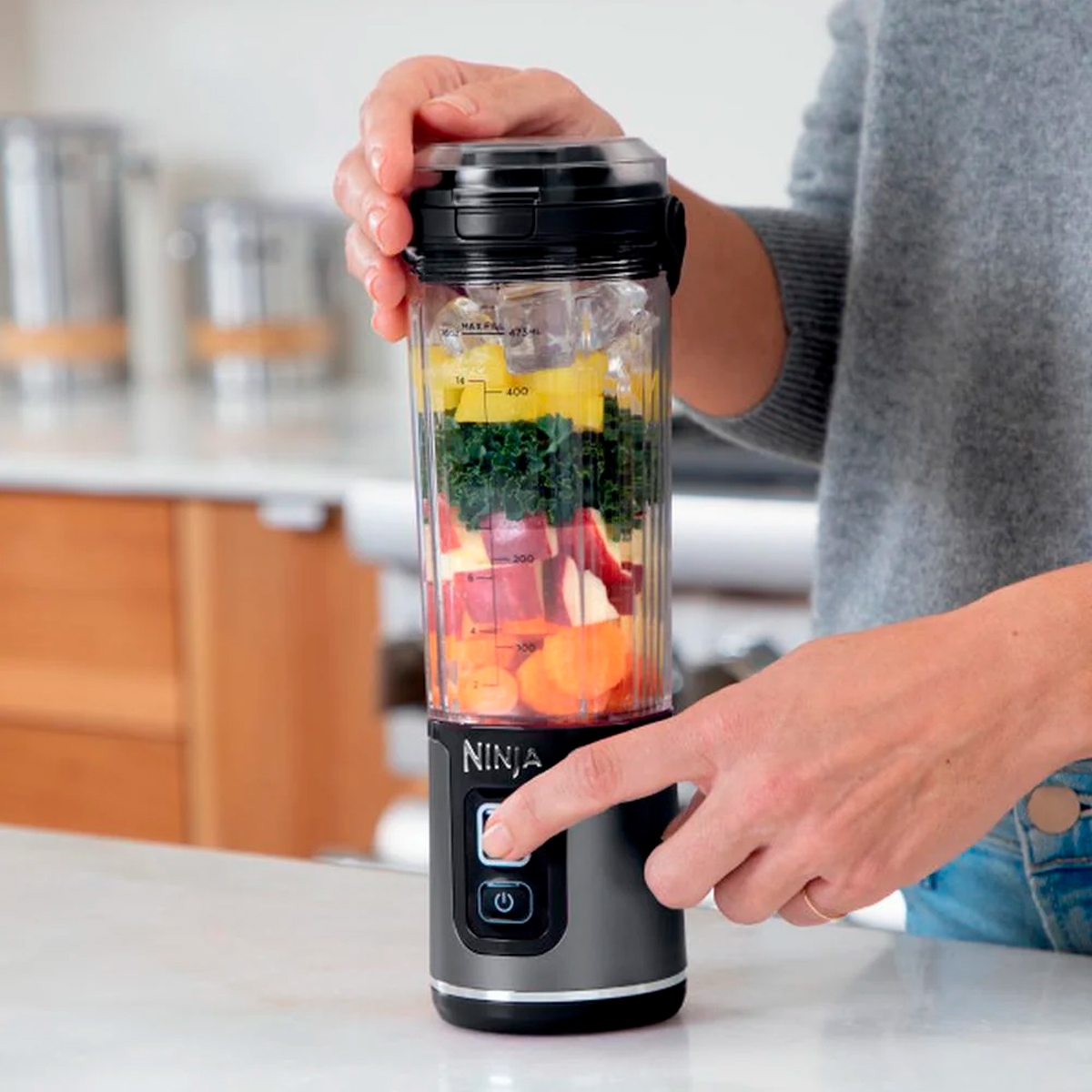 Licuadora Ninja Blast Portátil Recargable para Smoothies Batidos 470ml Blanco (Reacondicionada con Garantía)
