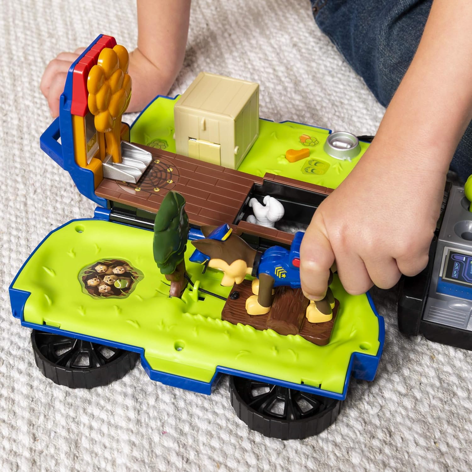 PAW PATROL CHASE RIDE AND RESCUE PLAY SET 