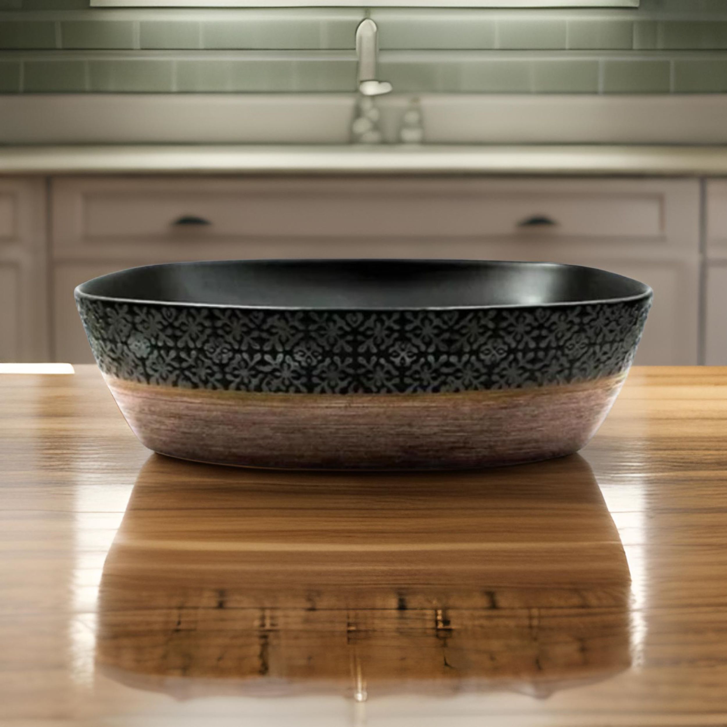 Lavabo Cerámico para Baño KOD, forma rectangular, color negro mate con acabados tipo madera y texturas en relieve. De sobreponer con diseño europeo ideal para todo tipo de baños. Dimensiones 50.5x39x13.5 cms.