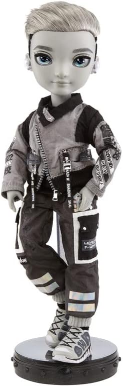 Rainbow High Shadow Ash Silverstone Con 2 Outfits