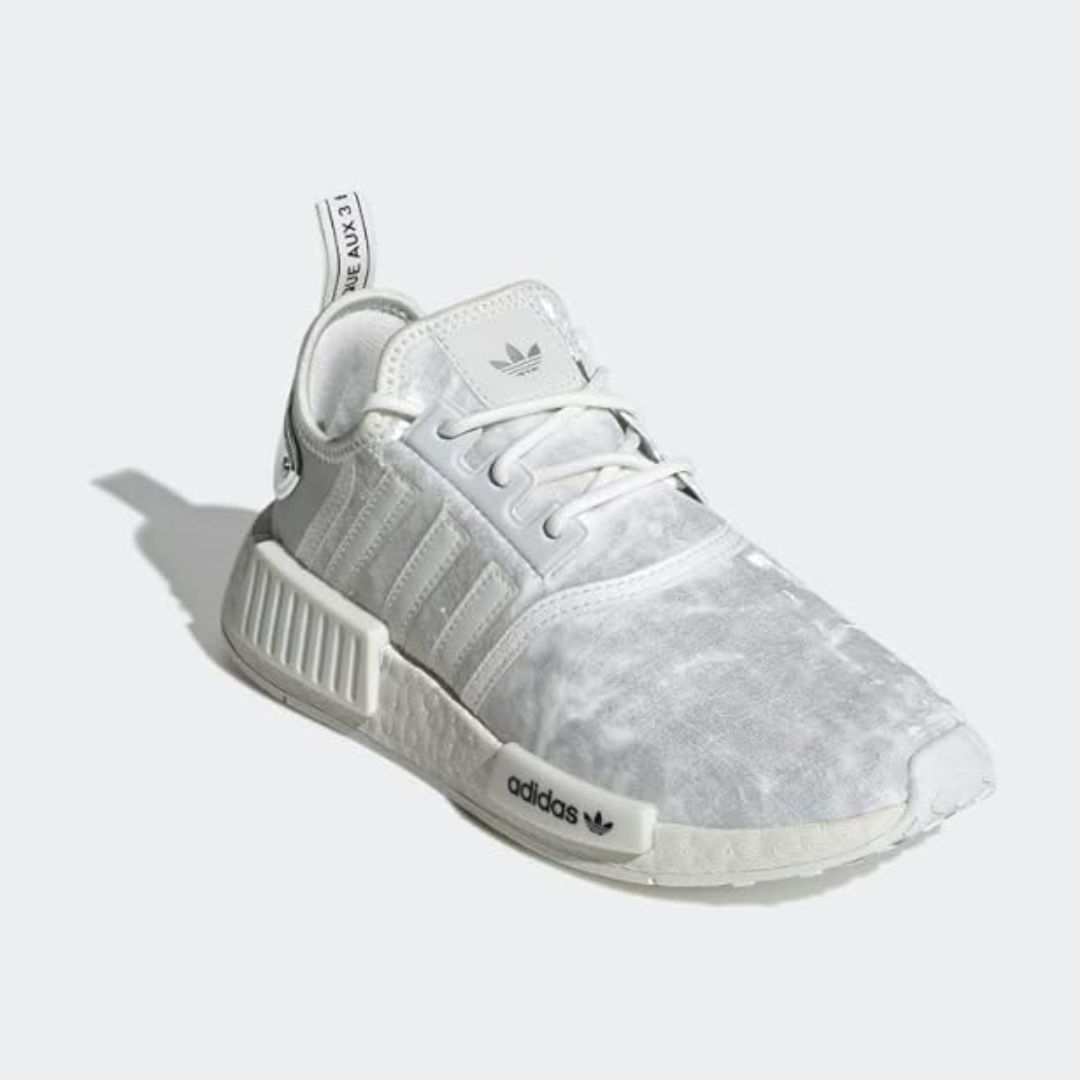 Adidas Originals NMD_R1 W - Tenis Deportivos Urbanos para Hombre y Mujer, Comodidad BOOST, Diseño Moderno y Ligero, Blanco Plateado