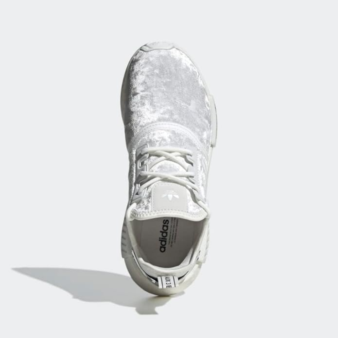 Adidas Originals NMD_R1 W - Tenis Deportivos Urbanos para Hombre y Mujer, Comodidad BOOST, Diseño Moderno y Ligero, Blanco Plateado