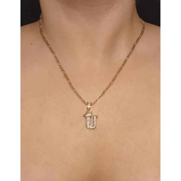 Cadena y dije de brillos con corona de oro laminado letra "U"
