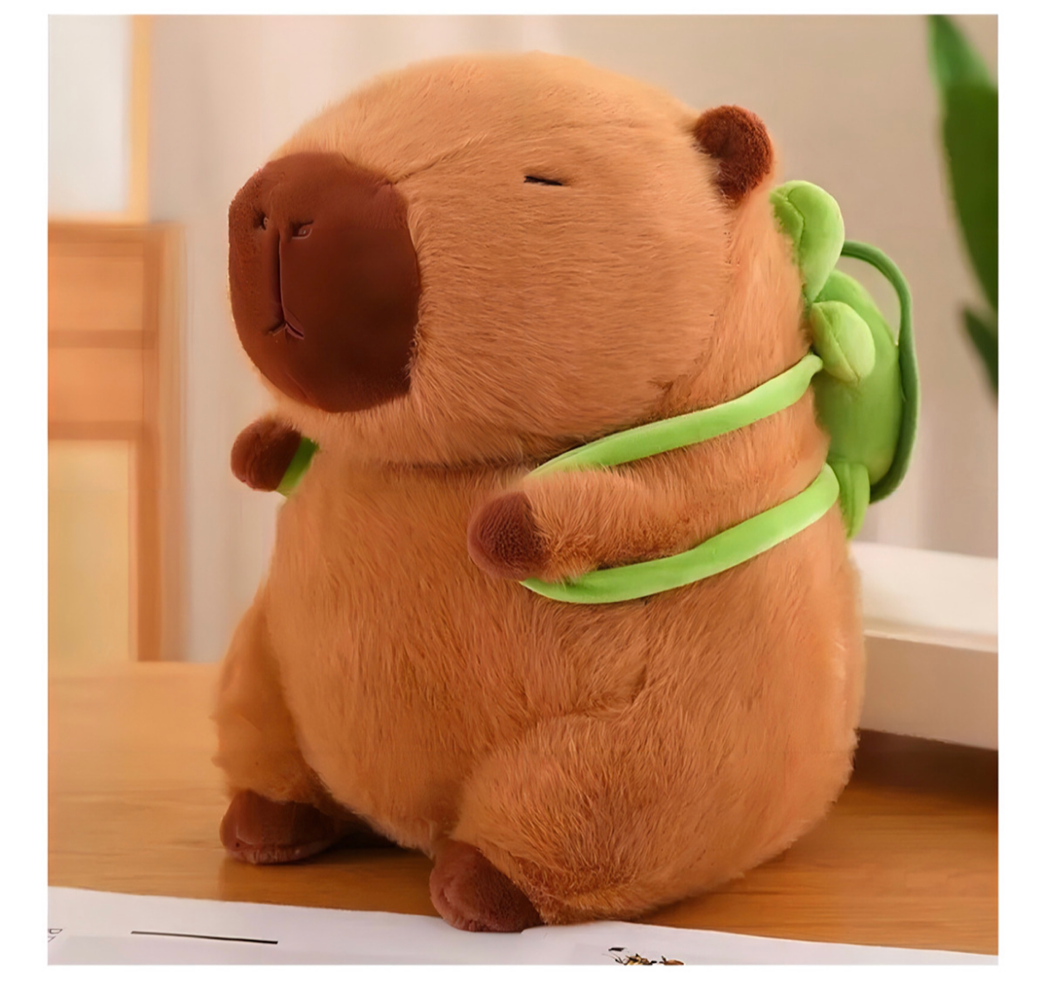 Juguetes de peluche de Capibara y Mochila pequeña con forma de Tortuga.