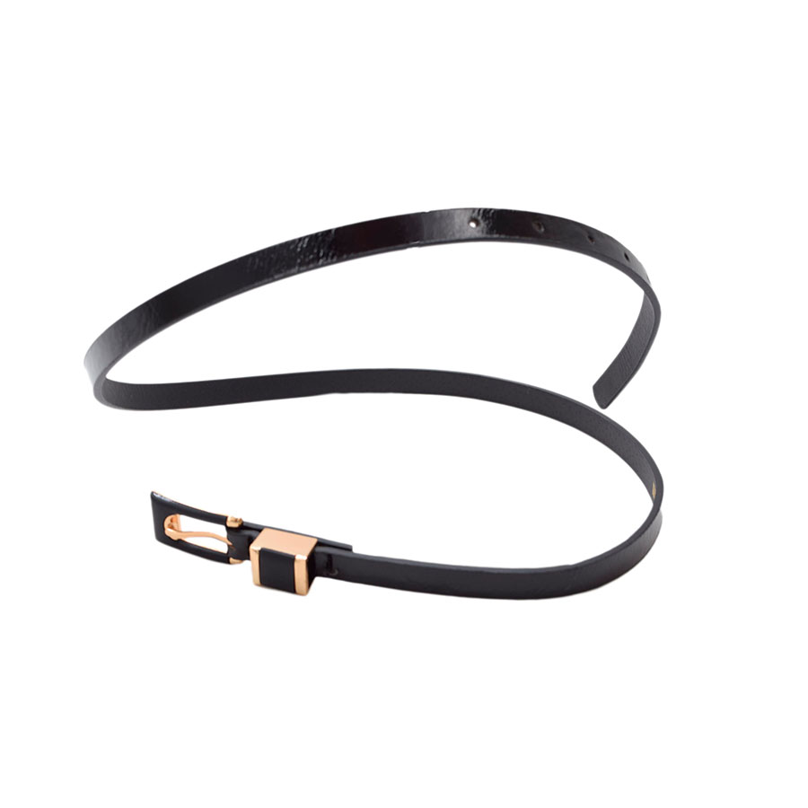 Cinturón Delgado Negro Hebilla Negro Con Detalles Dorados 