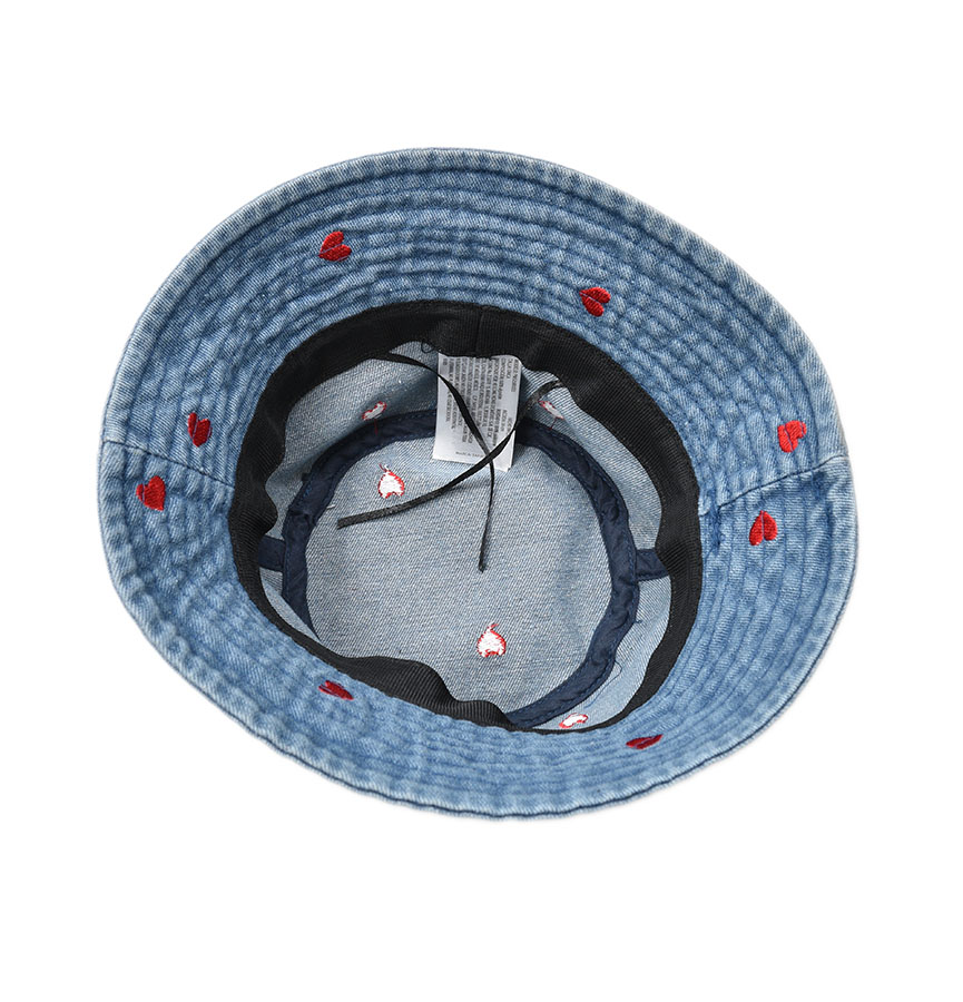 Sombrero Bucket Ajustable Apariencia  Mezclilla Detalle de Corazones Bordados 