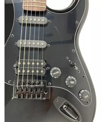 Guitarra Eléctrica Tipo Stratocaster Squier Black Egs267bk
