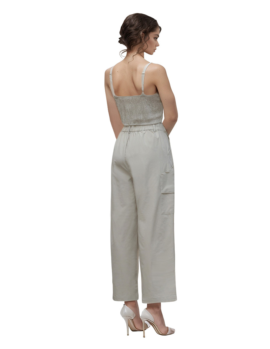 Conjunto casual tipo cargo pantalón recto y blusa 