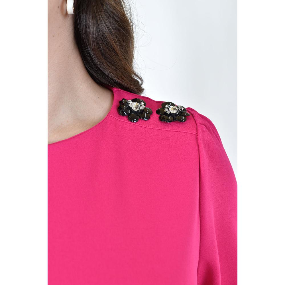 Blusa con detalle de flor en hombro Roman Fashion /Tallas Extras, 5106 (Fiusha)