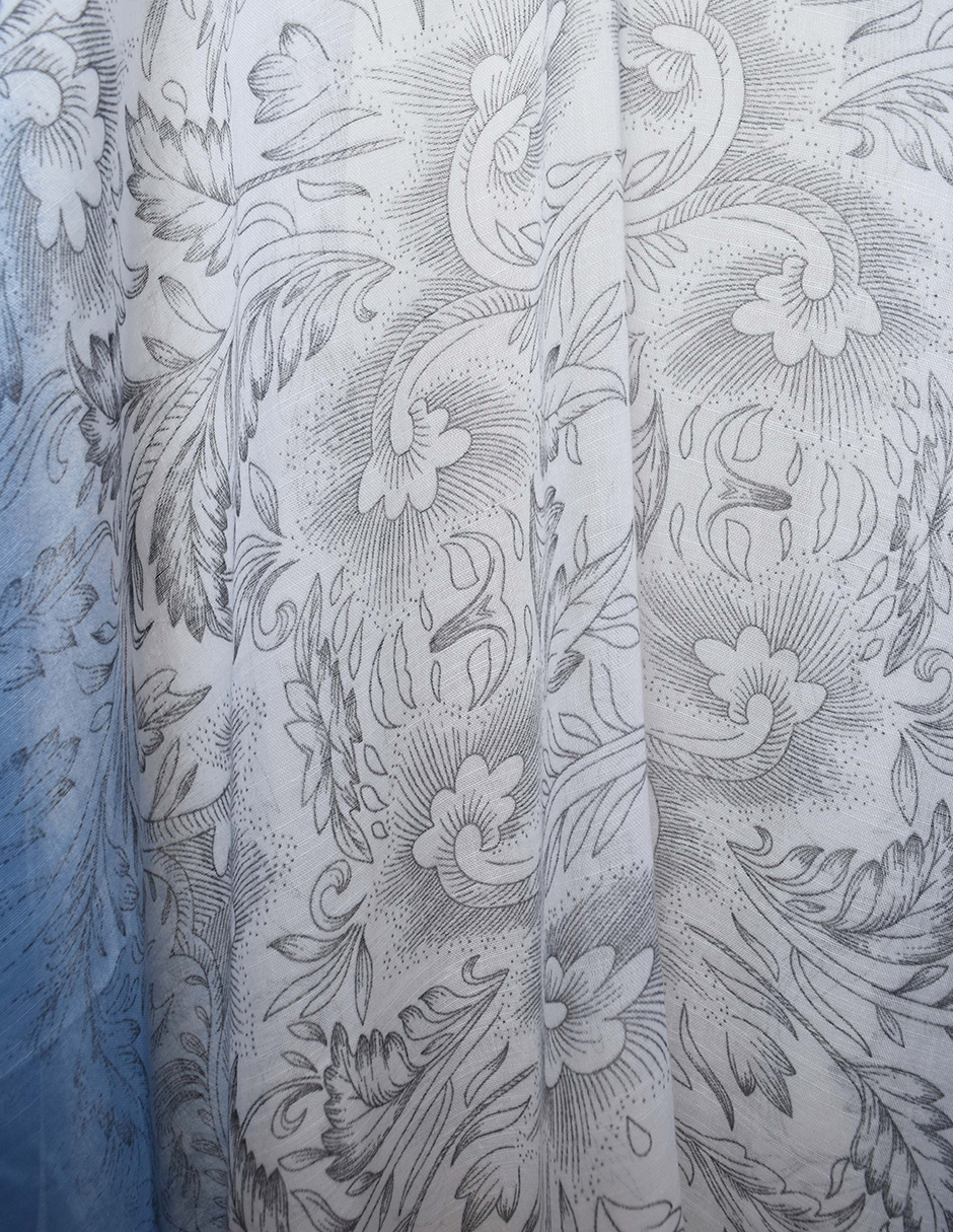Kimono de Playa Blanco Florar Efecto Degradado en Azul 