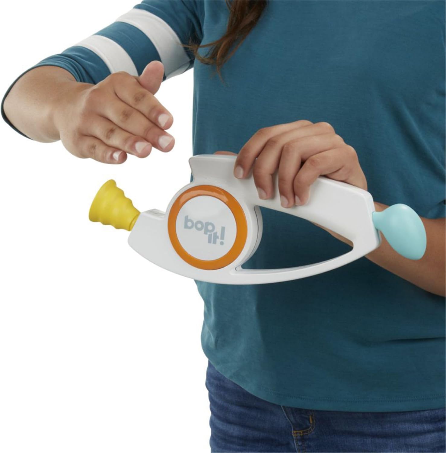 Bop It! Clásico Juego de Golpear, Estirar y Girar Hasbro