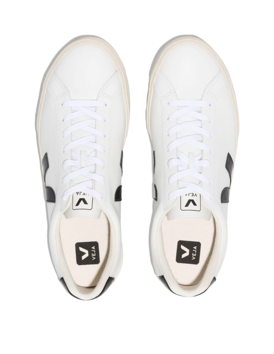 Tenis VEJA de campo para hombre logo negro talla 28