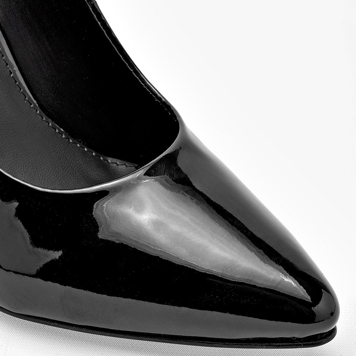 MORAMORA ERIKA ZAPATILLA MUJER CASUAL TACON 10 CM COLOR NEGRO CHAROL