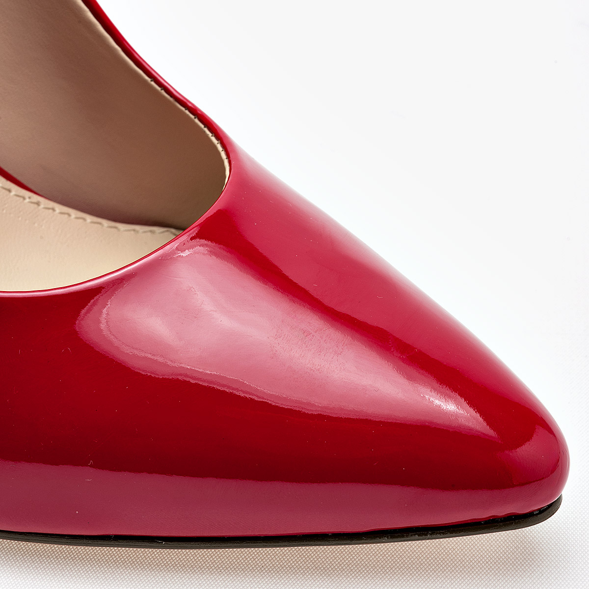 MORAMORA ERIKA ZAPATILLA MUJER CASUAL TACON 10 CM COLOR ROJO CHAROL