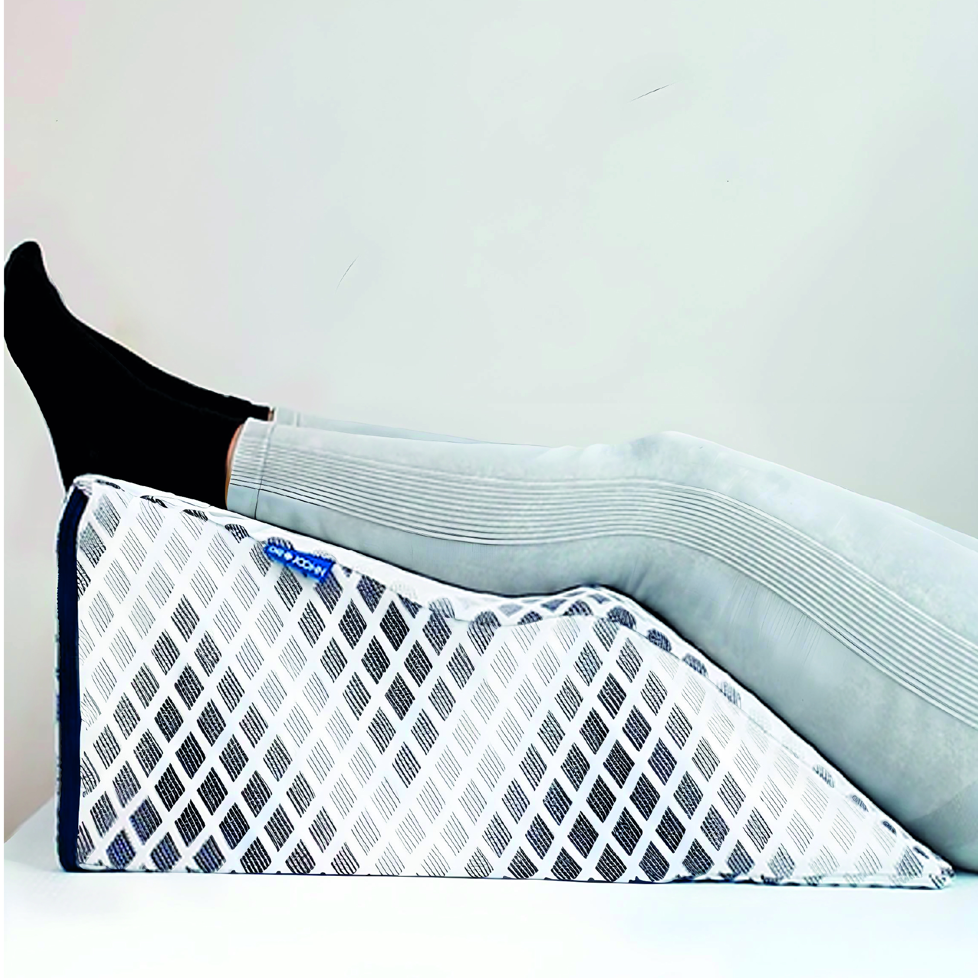 Almohada Soporte para Elevación de piernas DR JOOHN, Memory Gel (Snow).