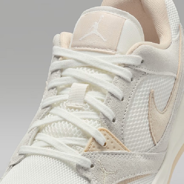 Tenis Jordan CMFT Era Beige Mujer Tallas #22 al #27.5