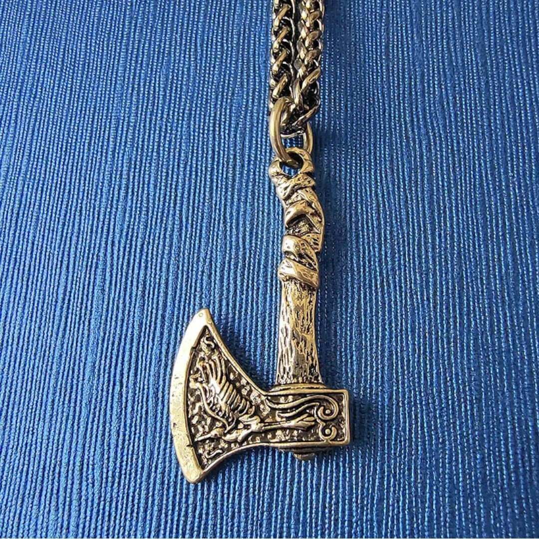 Collar de Hacha de Metal tipo Bronce Antiguo para Caballero