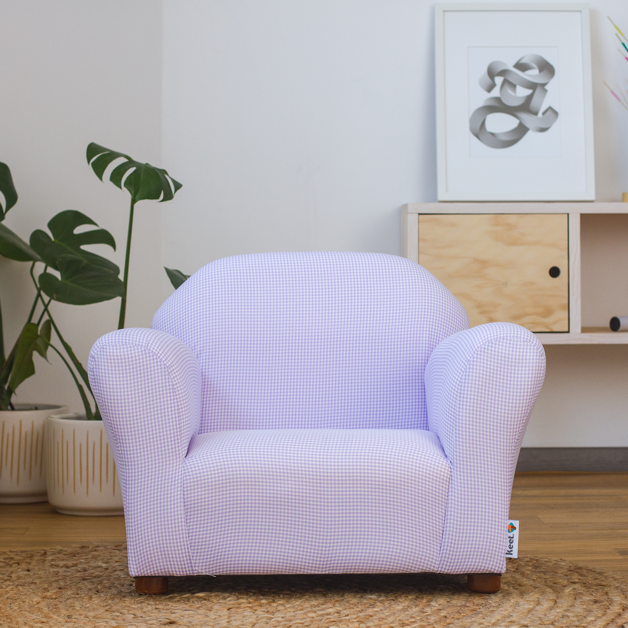 Mueble infantil de madera; marca Keet dulce encanto de cuadros vicky Lavanda, construido con estructura y base de madera sólida, ergonómico y suave al tacto. Resistente al agua