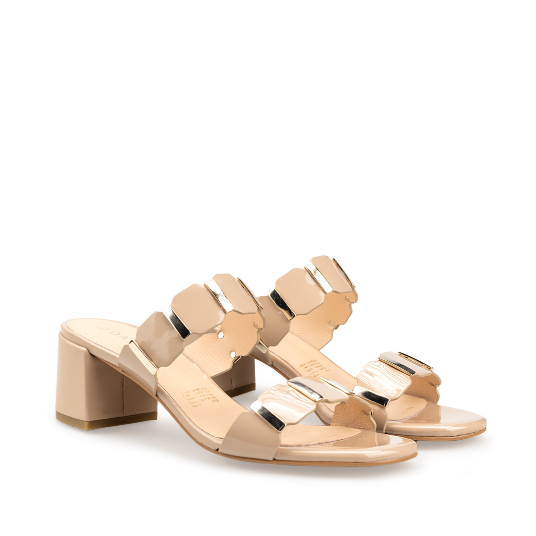 Zapatillas De Tacón Ancho Davenia Con Pulsera Para Dama Mod. Nadia Beige