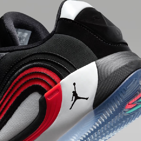 Tenis Jordan Luka 4 "Bloodline" Negro/rojo Hombre Tallas #25 al #30